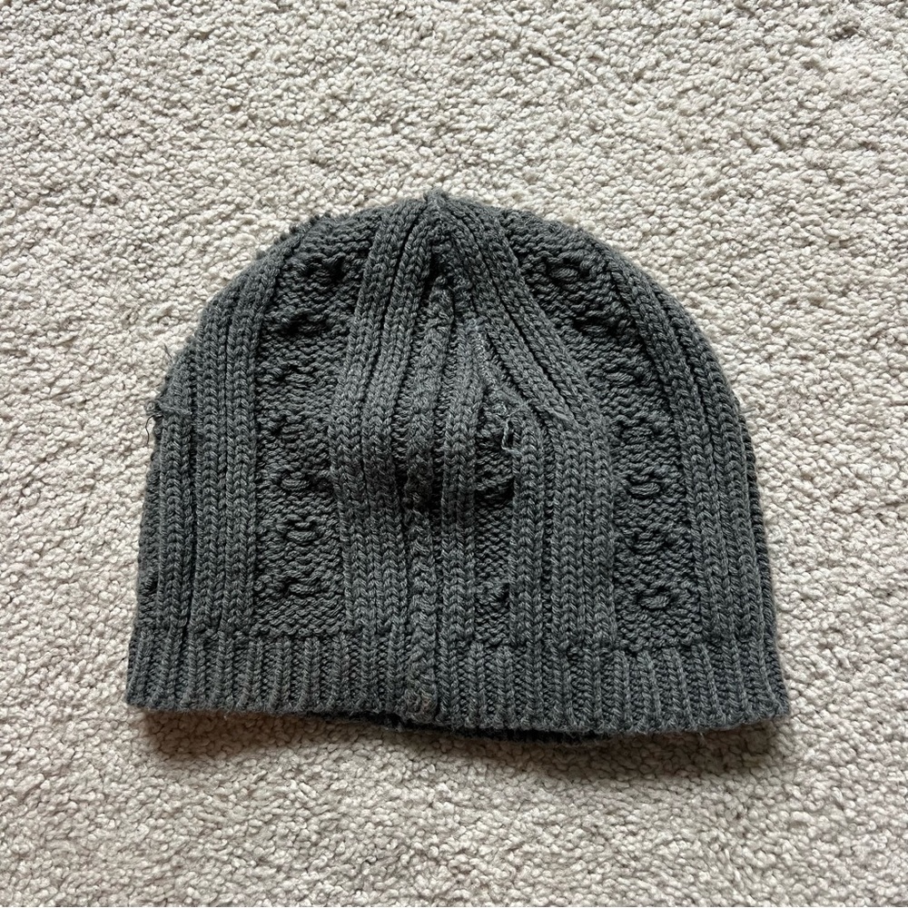 Gray Cable Knit Beanie - Picture 4 of 4